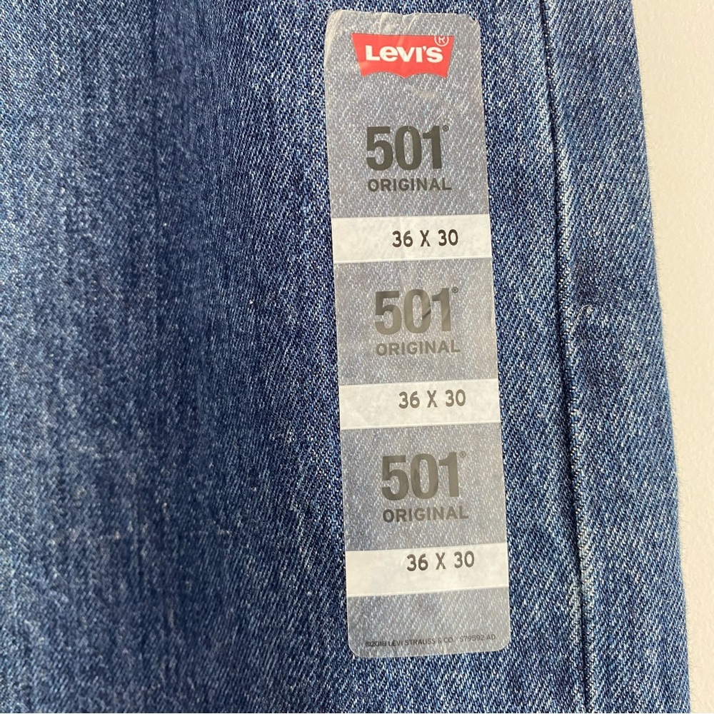Men’s Original Fit Button Fly 501 Jeans - Levi’s Washed Blue Size 36x30 - Picture 9 of 9